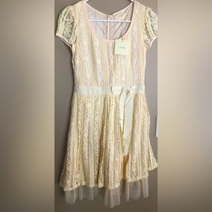 ANTHROPOLOGIE A'Reve Lacy Dress w/ Sash  Size  S  NWT